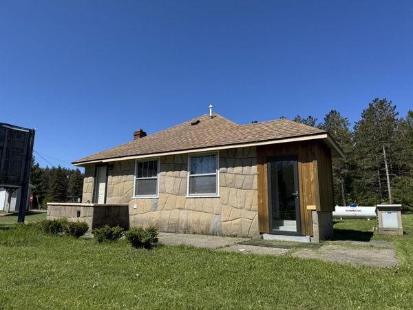 6325 Paradise Trail, Carp Lake, MI 49718