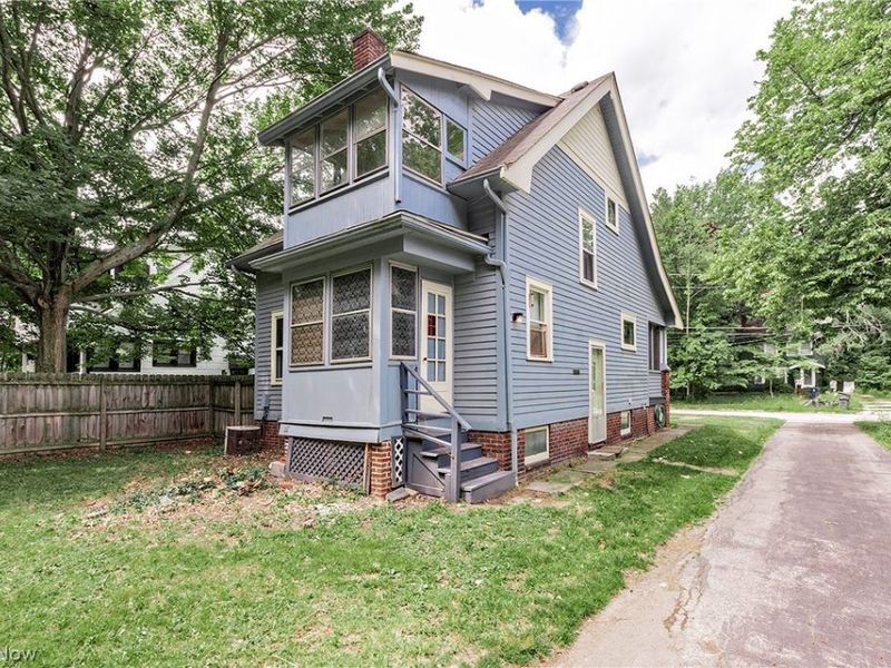 779 Woodview Road, Cleveland Heights, OH 44121 Photo 4