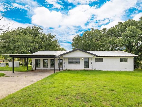 3301 S Murvil Street, Decatur, TX 76234