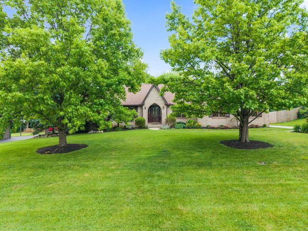 7630 Essington Circle , Dayton, OH 45459