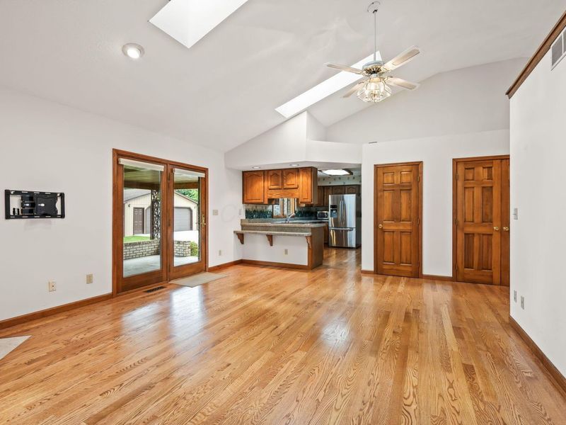 7630 Essington Circle , Dayton, OH 45459 Photo 10
