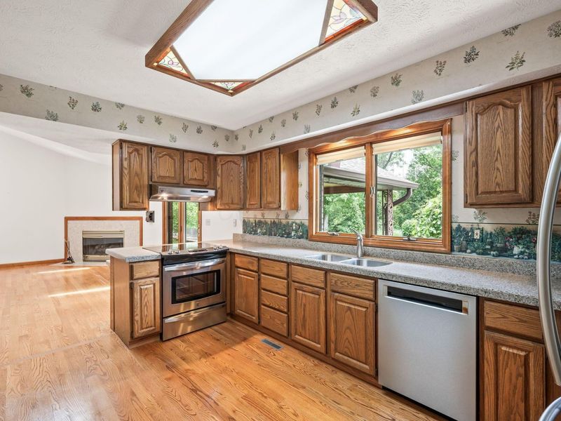 7630 Essington Circle , Dayton, OH 45459 Photo 17