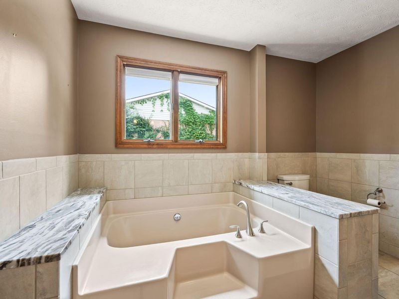 7630 Essington Circle , Dayton, OH 45459 Photo 26