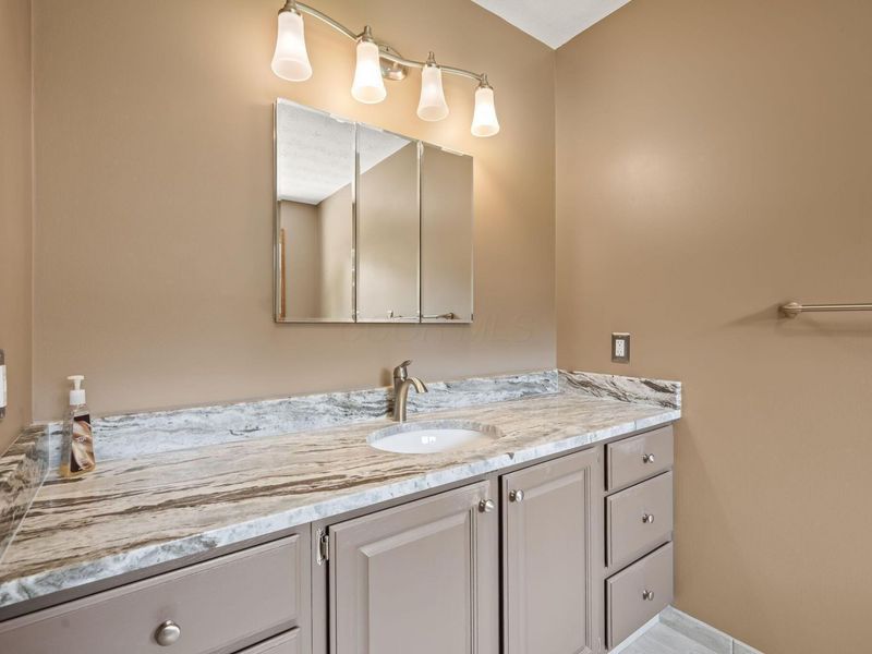 7630 Essington Circle , Dayton, OH 45459 Photo 28