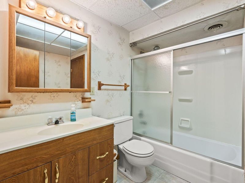 7630 Essington Circle , Dayton, OH 45459 Photo 43