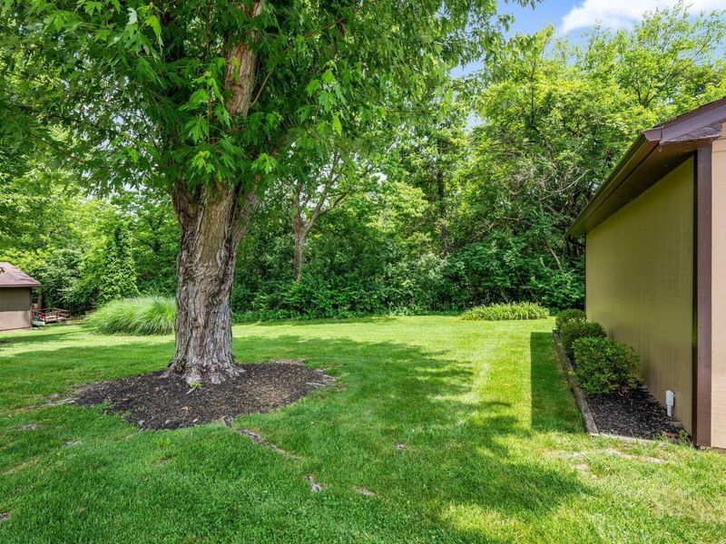 7630 Essington Circle , Dayton, OH 45459 Photo 45