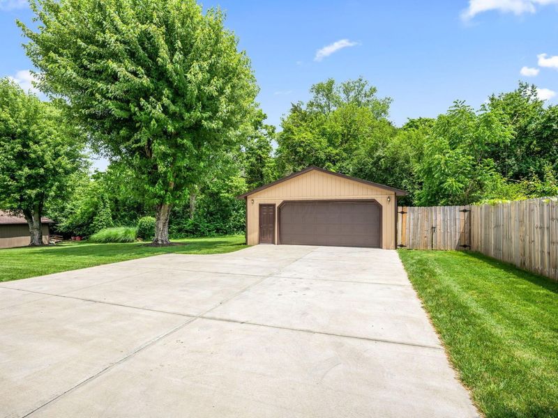 7630 Essington Circle , Dayton, OH 45459 Photo 48