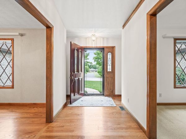 7630 Essington Circle , Dayton, OH 45459