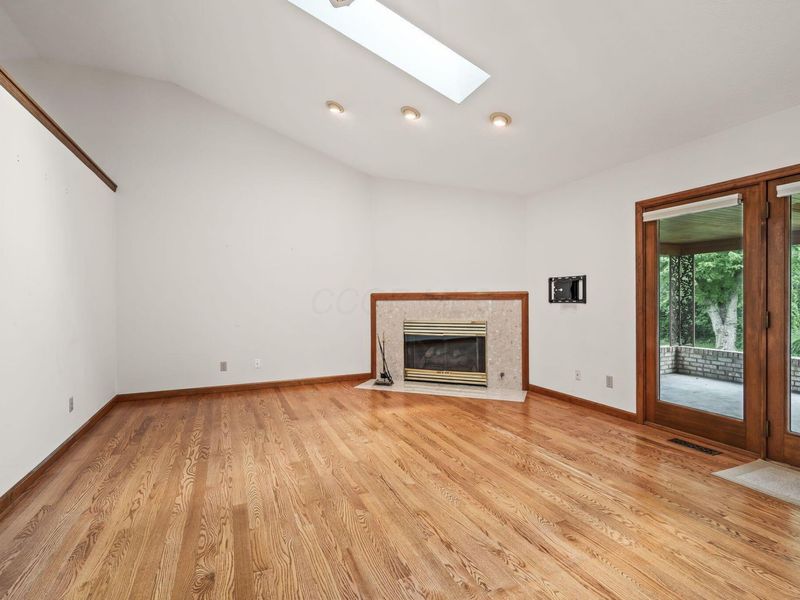 7630 Essington Circle , Dayton, OH 45459 Photo 9