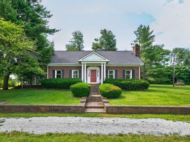 3750 Keene Troy Pike, Versailles, KY 40383