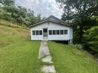 14641 Highway 522 , Cumberland, KY 40823
