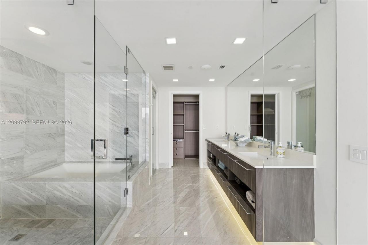 3131 NE 7th Ave, Unit 4204, Miami, FL 33137 Photo