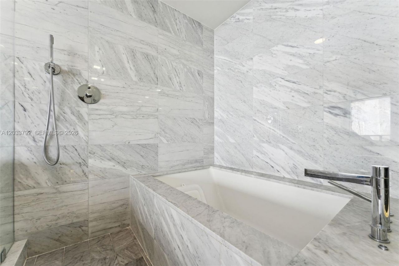 3131 NE 7th Ave, Unit 4204, Miami, FL 33137 Photo