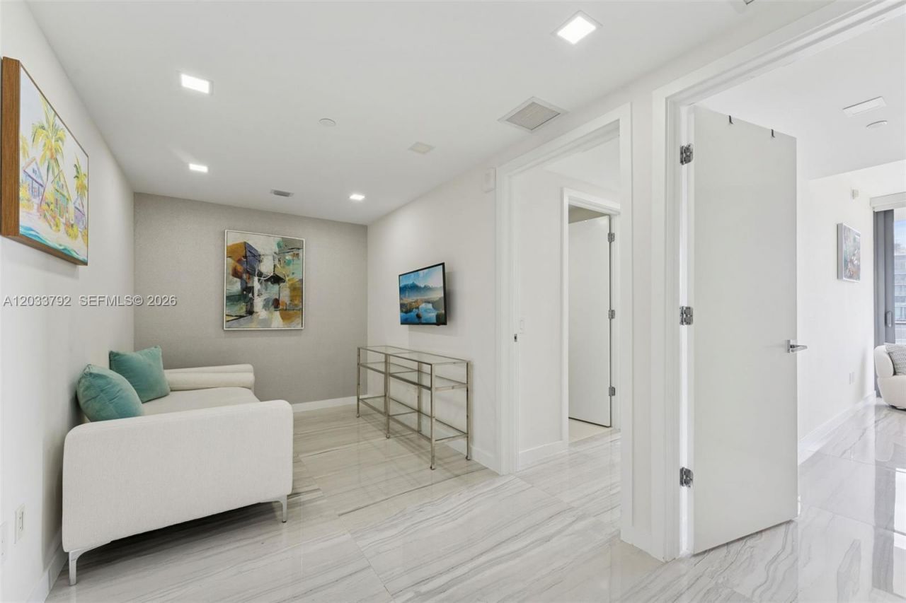 3131 NE 7th Ave, Unit 4204, Miami, FL 33137 Photo