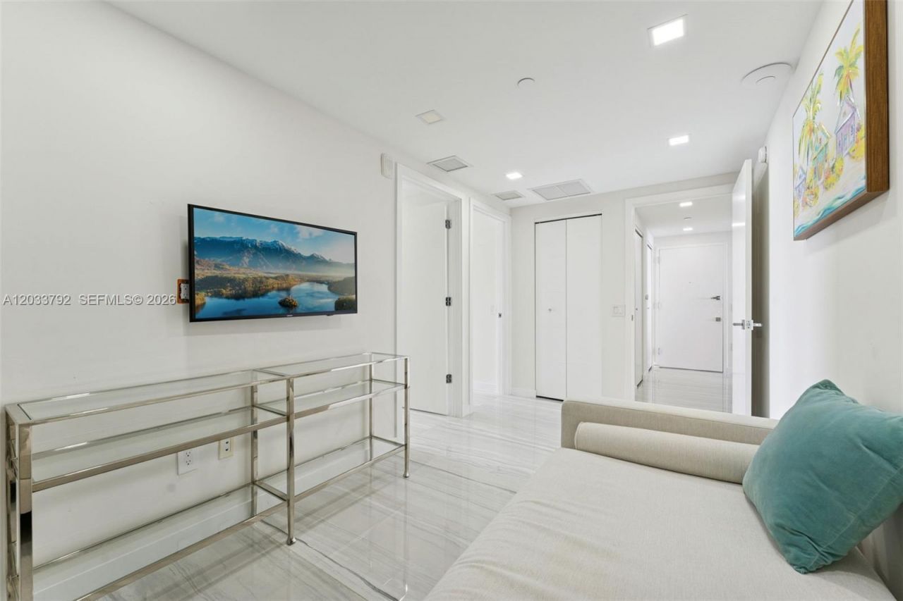 3131 NE 7th Ave, Unit 4204, Miami, FL 33137 Photo