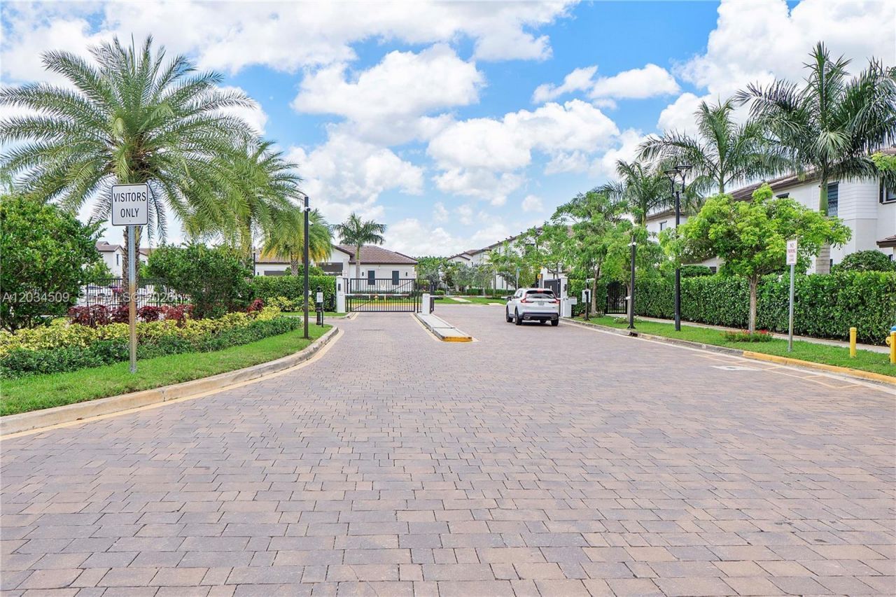 15907 SW 2nd Pl , Pembroke Pines, FL 33027 Photo