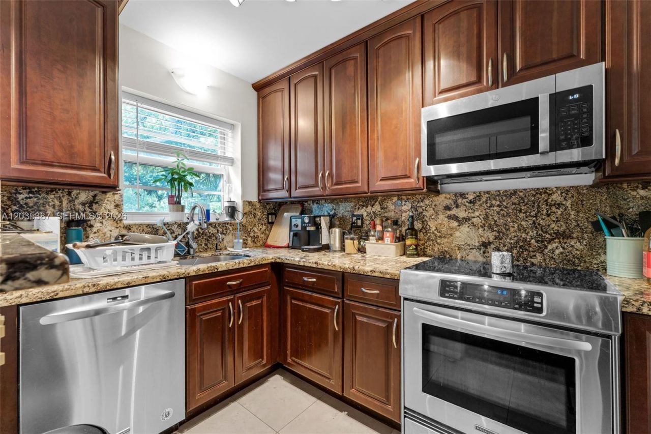 5685 SW 80th St , Unit 58B, Miami, FL 33143 Photo
