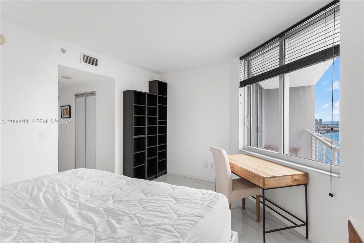 325 S Biscayne Blvd, Unit 4015, Miami, FL 33131 Photo