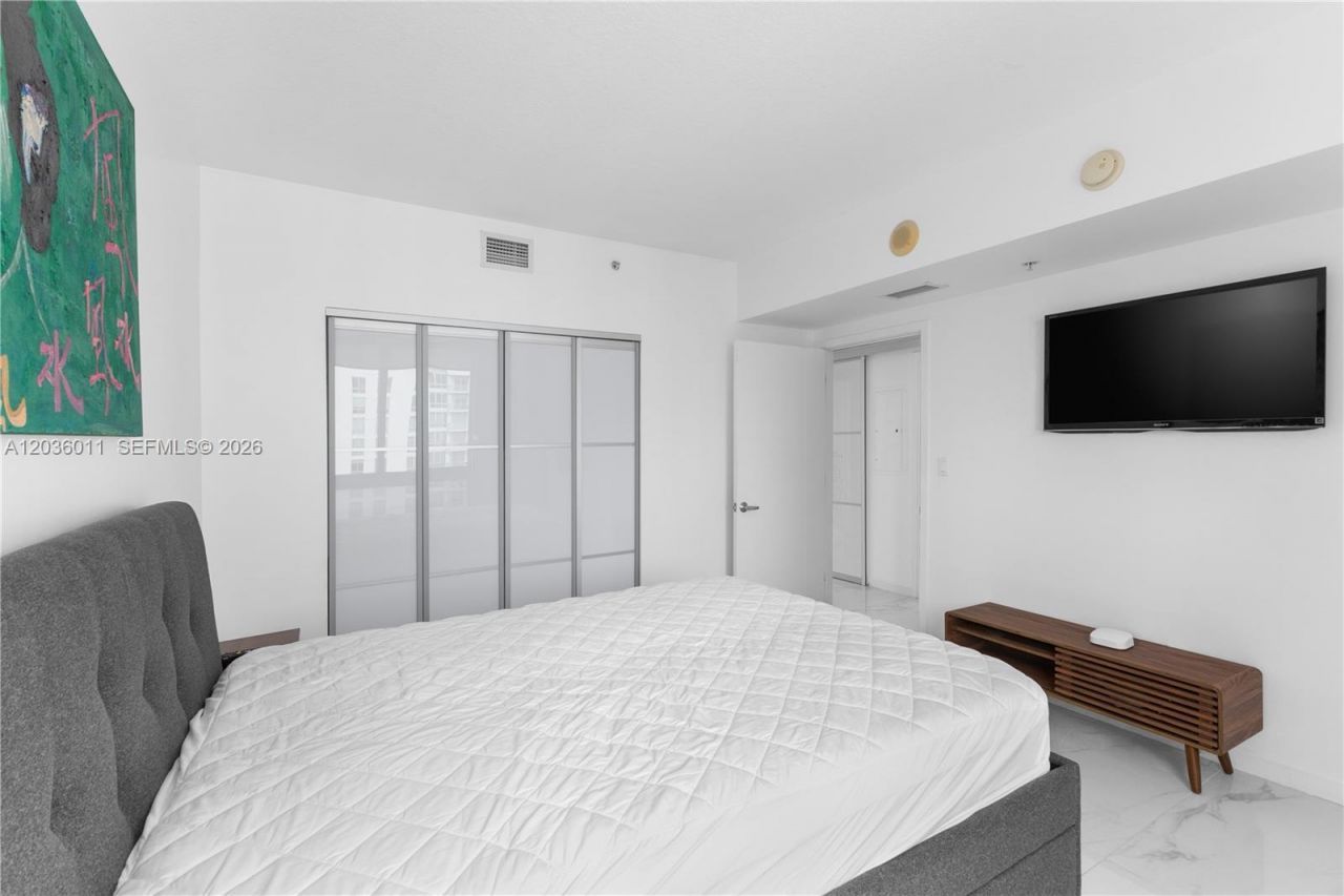 325 S Biscayne Blvd, Unit 4015, Miami, FL 33131 Photo
