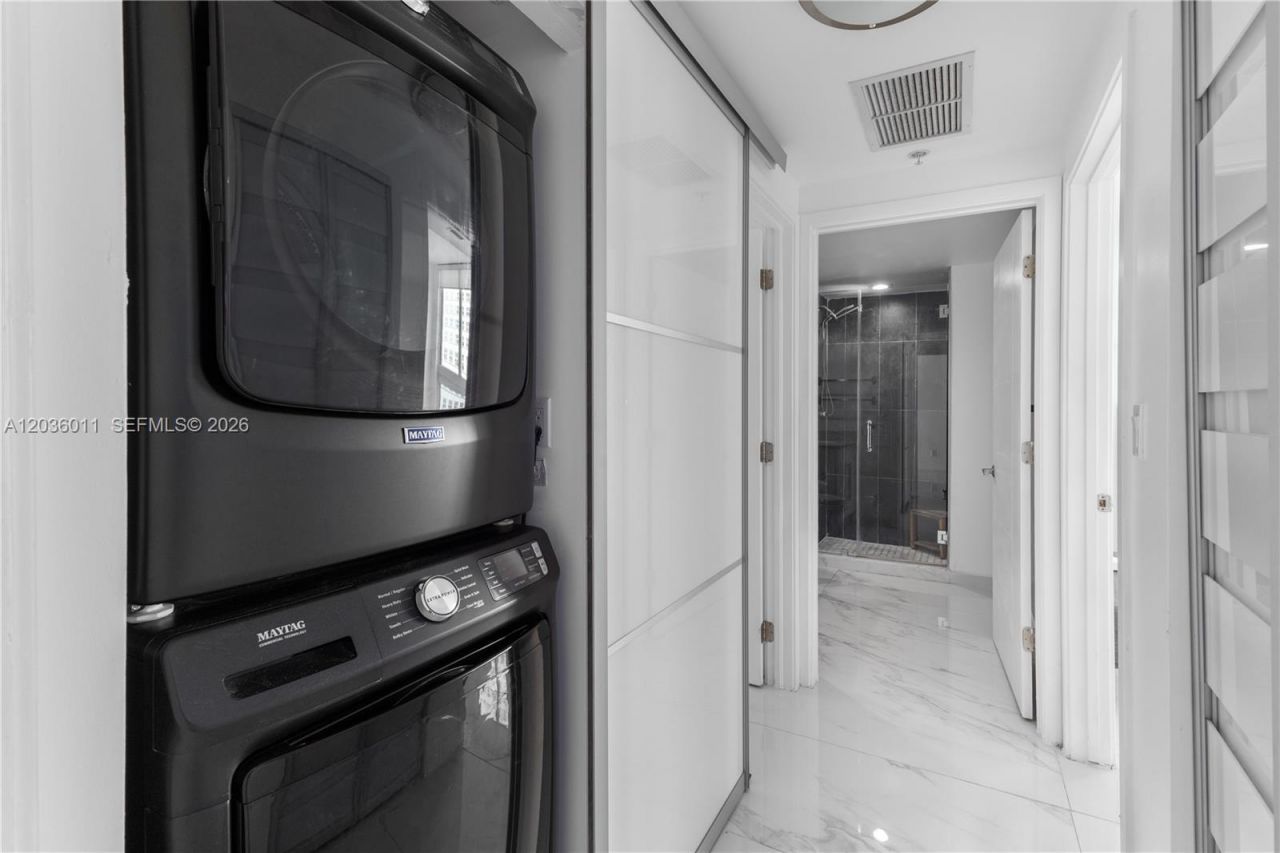 325 S Biscayne Blvd, Unit 4015, Miami, FL 33131 Photo