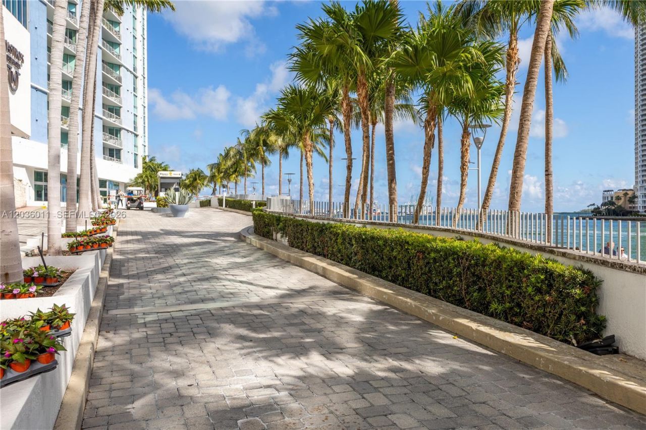 325 S Biscayne Blvd, Unit 4015, Miami, FL 33131 Photo