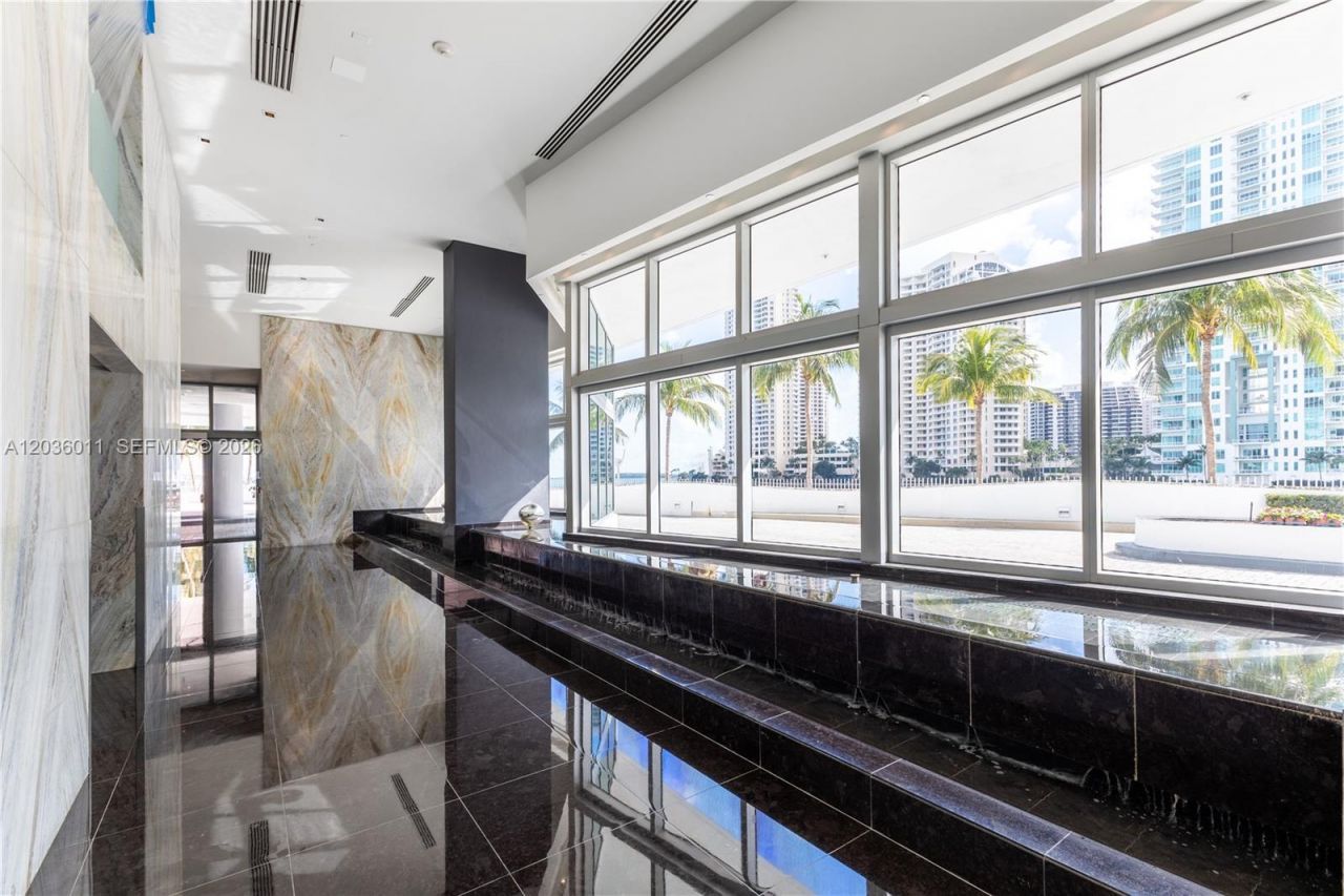 325 S Biscayne Blvd, Unit 4015, Miami, FL 33131 Photo