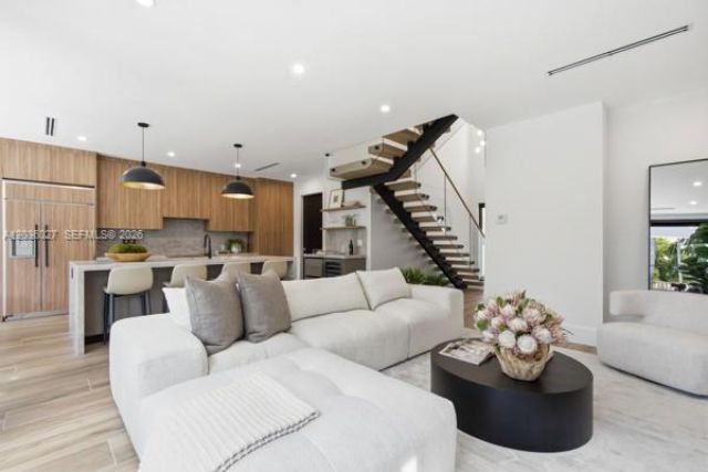 555 Catalonia Ave, Coral Gables, FL 33134 Photo
