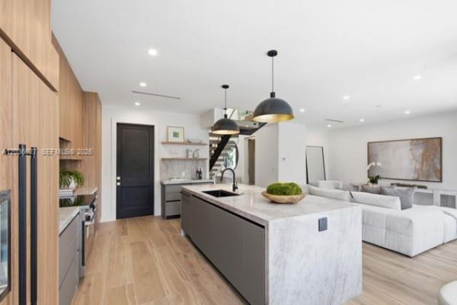 555 Catalonia Ave, Coral Gables, FL 33134 Photo
