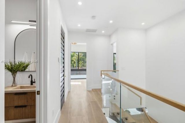 555 Catalonia Ave, Coral Gables, FL 33134 Photo