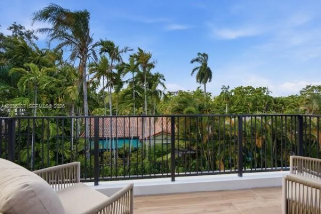 555 Catalonia Ave, Coral Gables, FL 33134 Photo