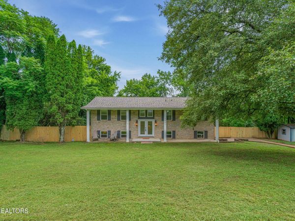 1221 Laurel Rd, Clinton, TN 37716