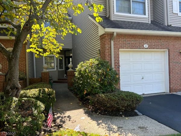 68 Kent Dr, Roseland, NJ 07068