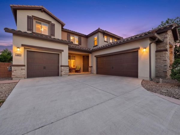 8712 Vista Cumbre Road NW, Albuquerque, NM 87120