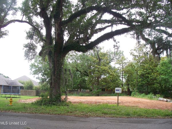 2157 Harmanson Vue , Biloxi, MS 39531