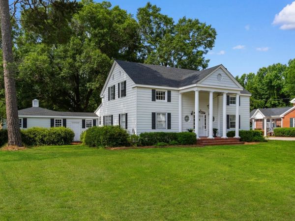 5632 Main St. , Loris, SC 29569