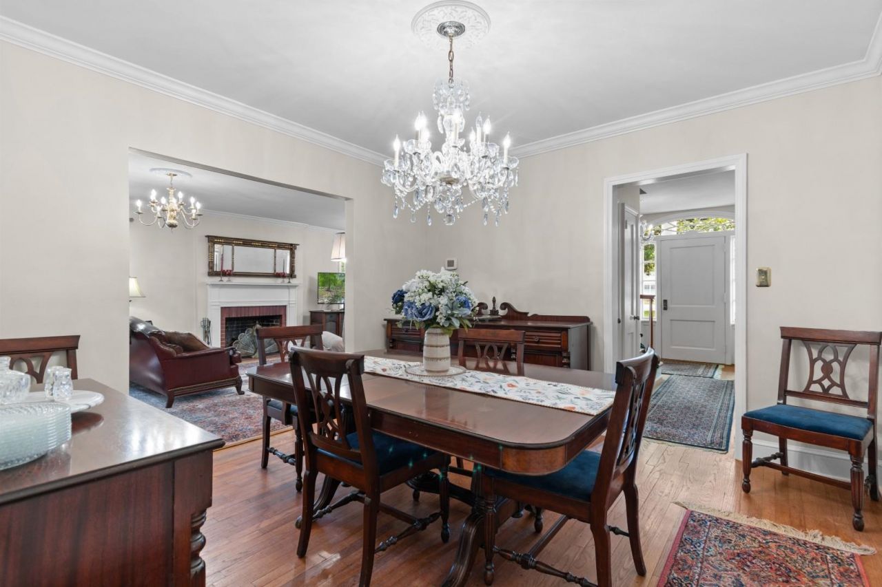 5632 Main St.  Photo 14