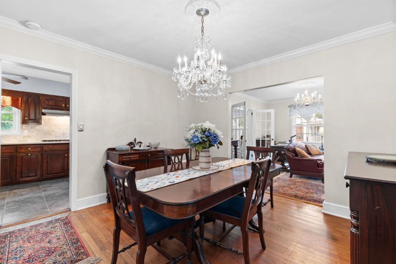 5632 Main St.  Photo 15