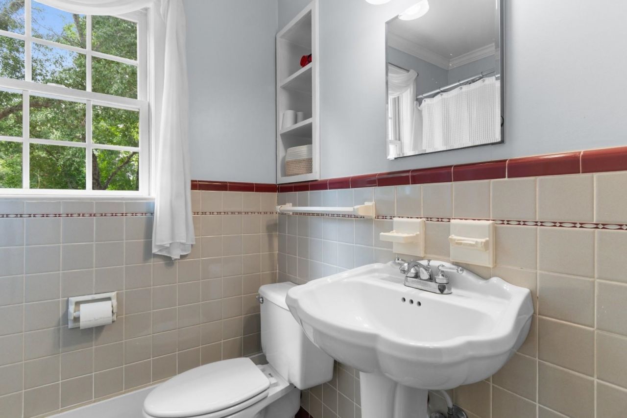 5632 Main St.  Photo 24