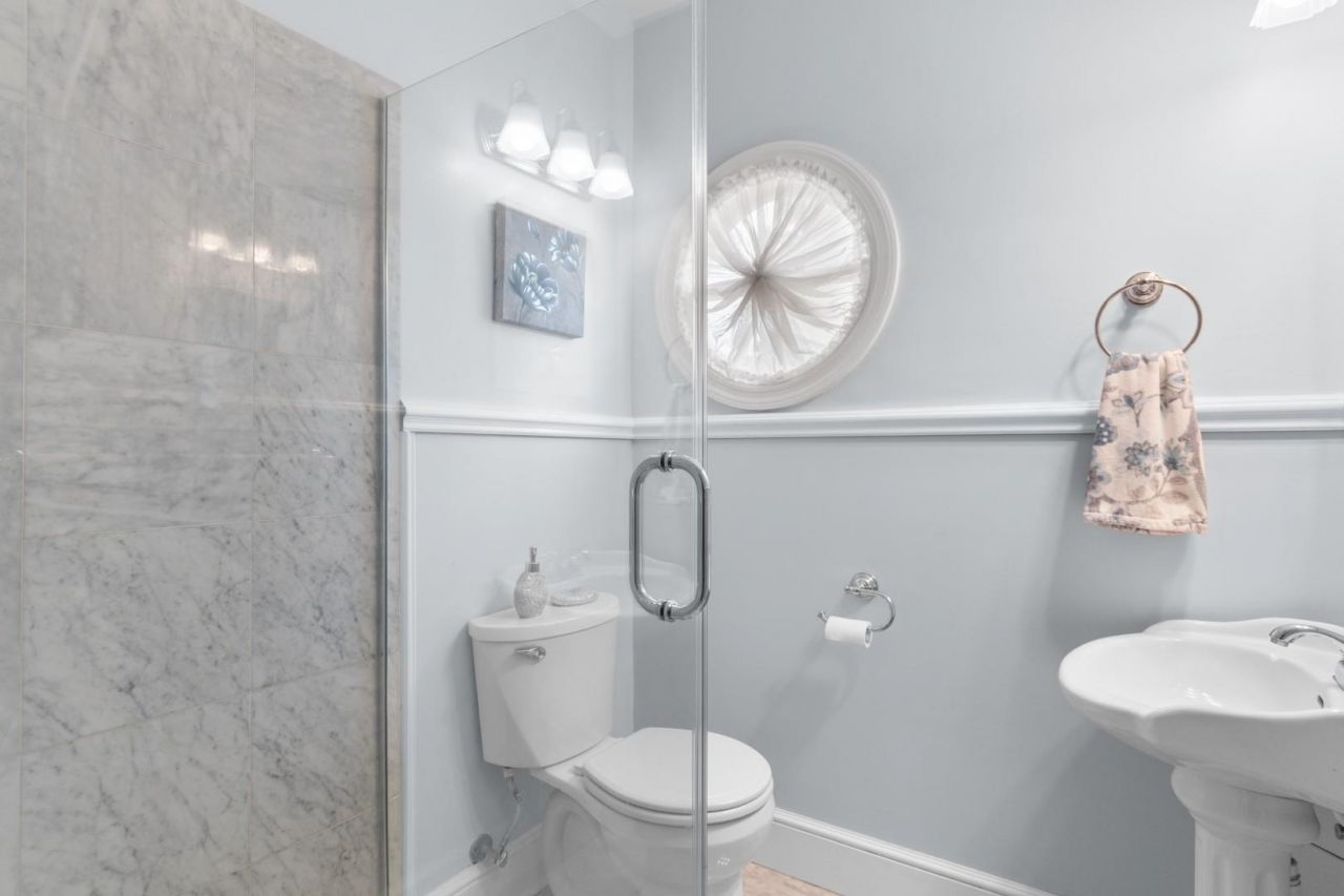 5632 Main St.  Photo 29