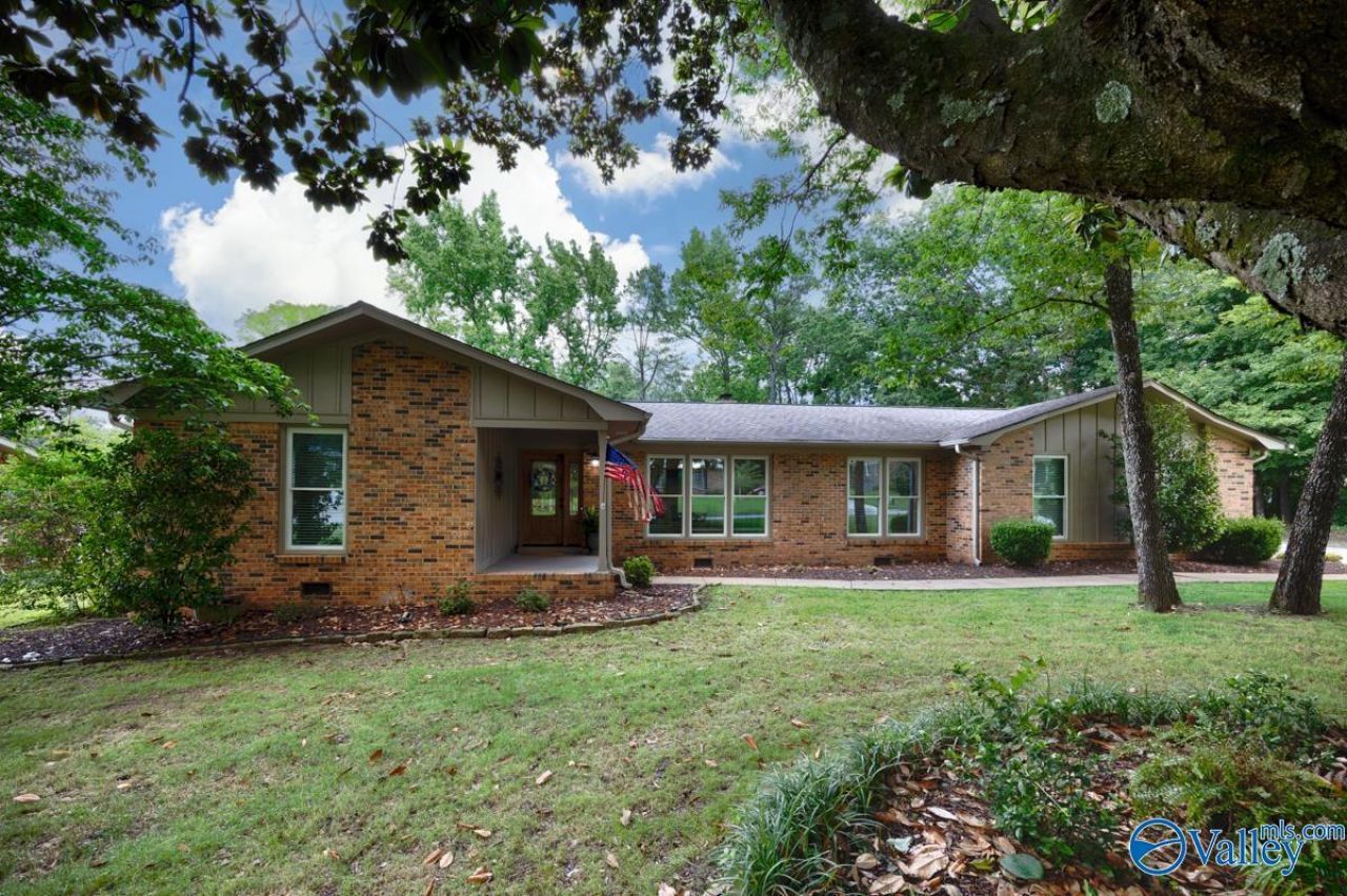 1413 Wind River Drive Se, Huntsville, AL 35802 Main Photo