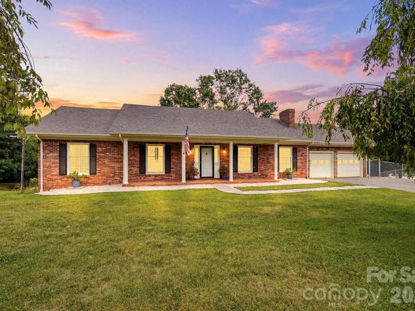 1692 Pads Road, North Wilkesboro, NC 28659