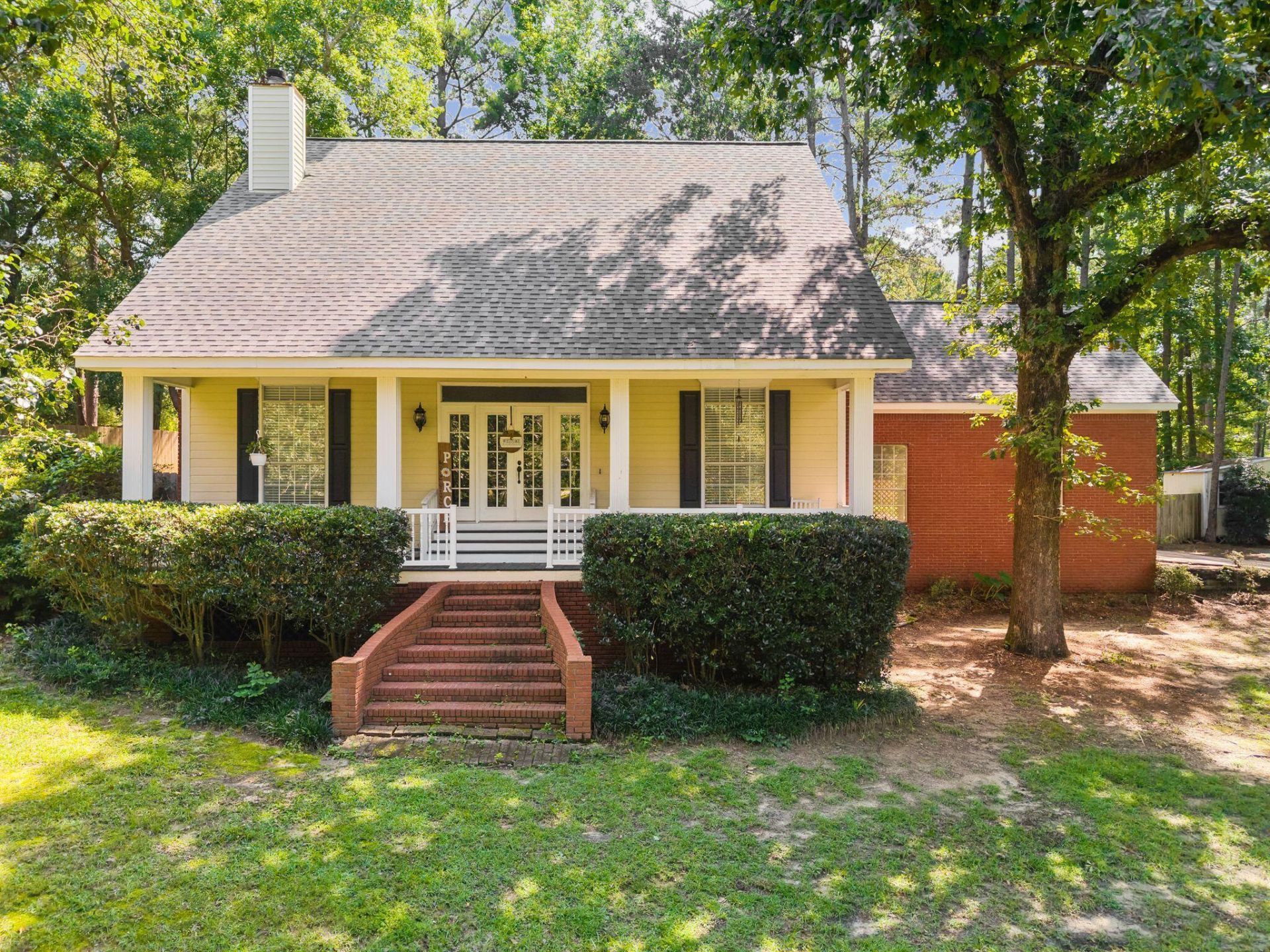 8 Saint Charles Ave. Hattiesburg, MS 39402