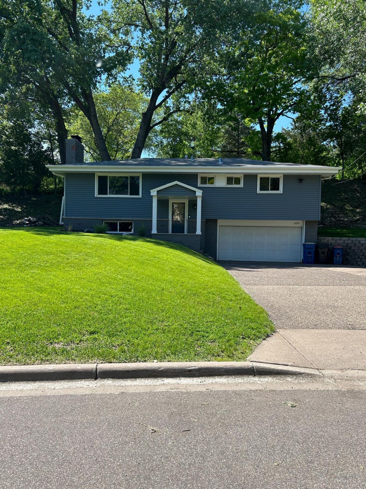 1325 Castle Court , Golden Valley, MN 55427