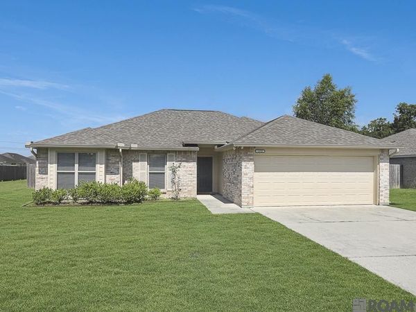 1310 Point Andrew Dr, Gonzales, LA 70737