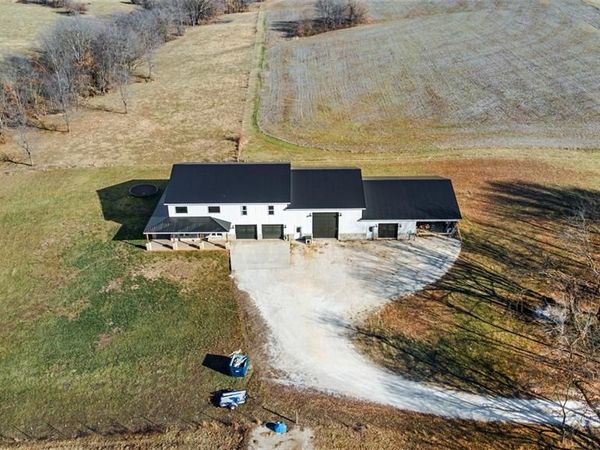 284 Ridge Road , Oak Ridge, MO 63769