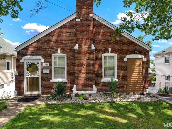 1536 Sanford Avenue , St Louis, MO 63139