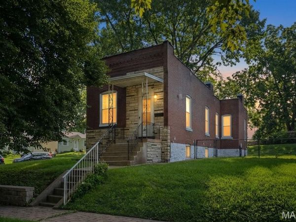 3202 Regal Place, St Louis, MO 63139