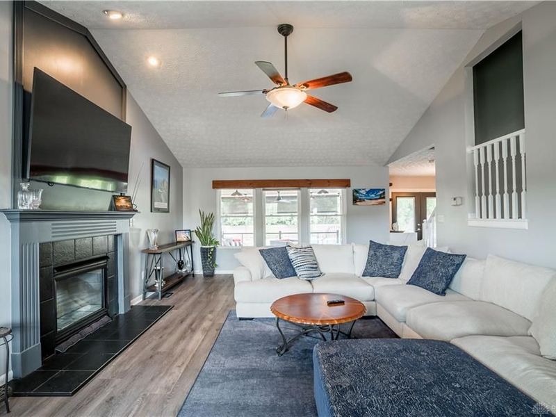 1019 Meadowsweet Drive, Clayton, OH 45315 Photo 9