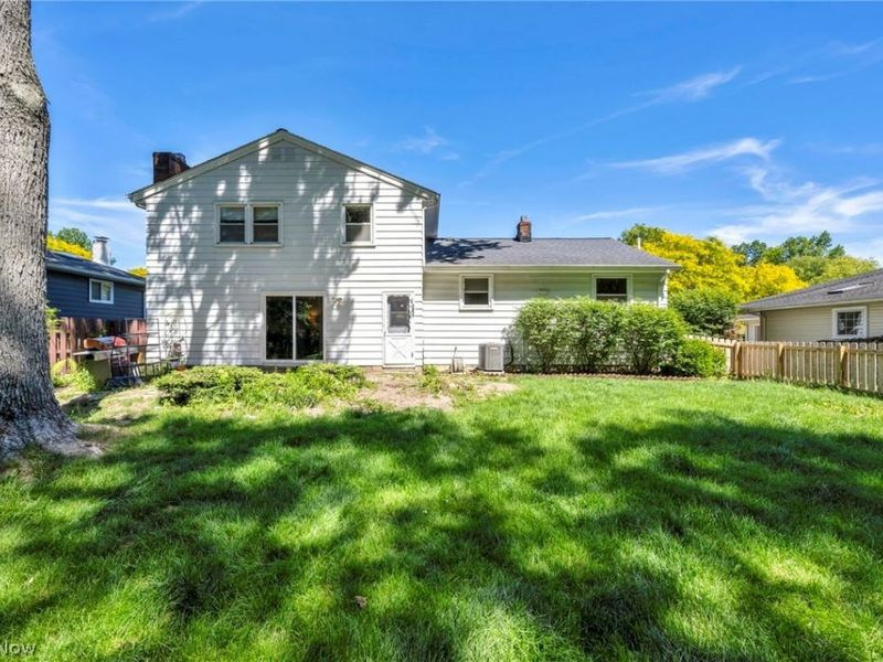 6424 Brighton Drive, North Olmsted, OH 44070 Photo 5