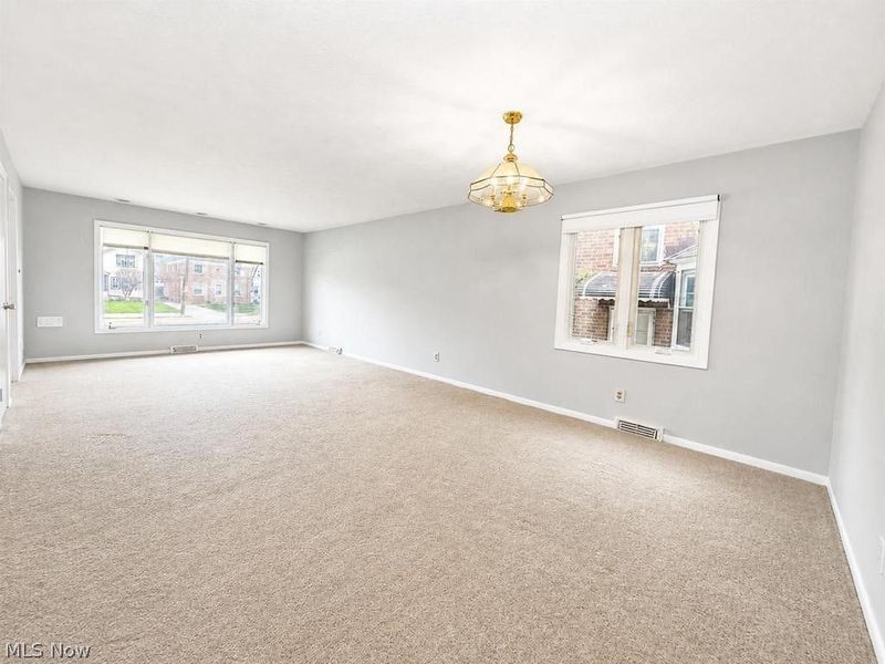 13630 Cedar Road, Unit Lower, University Heights, OH 44118 Photo 3